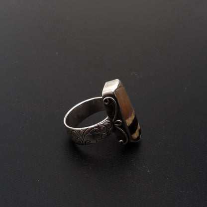 Кольцо с серебряной бусиной Дзи