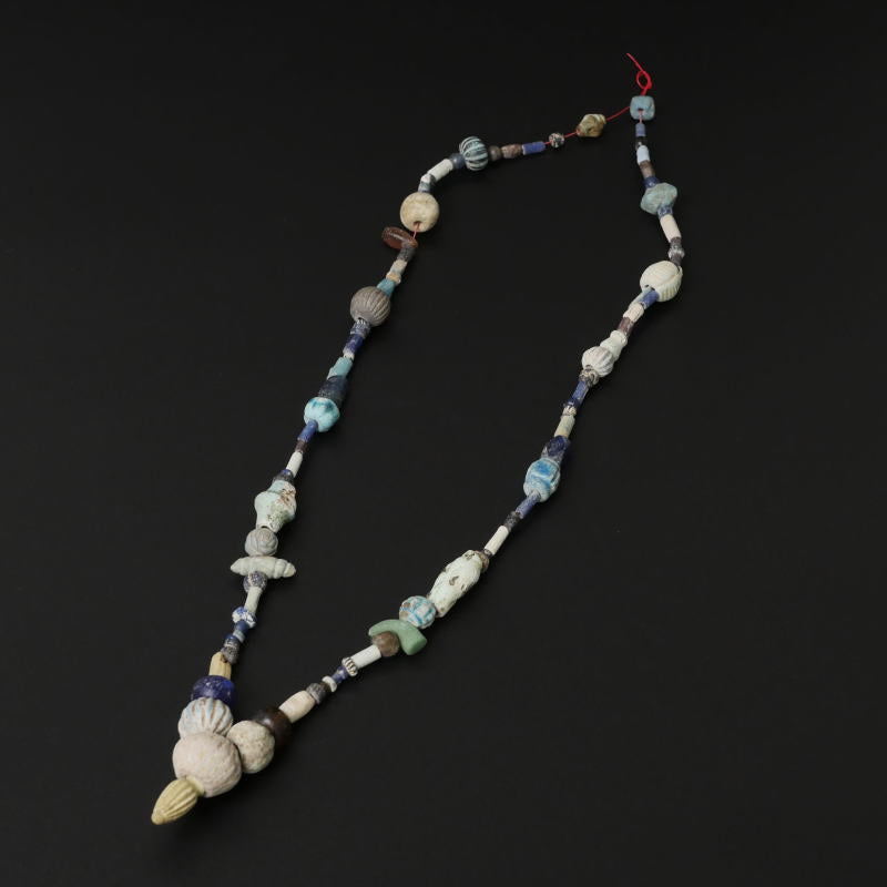 Strang römischer Fayence-Perlen