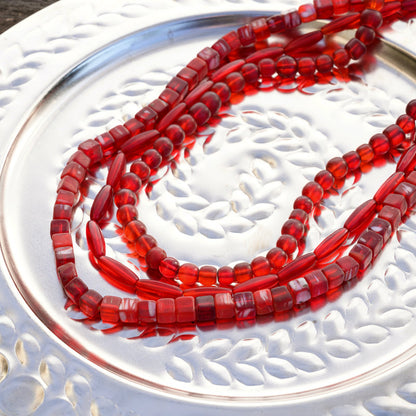 Perles de commerce bohémiennes - Collier de perles rouges en cube