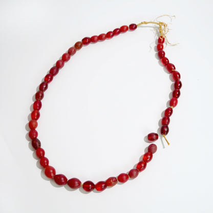 Mga Kuwintas ng Ethiopian Cherry at Pulang Beads ng Bohemian Trade Beads