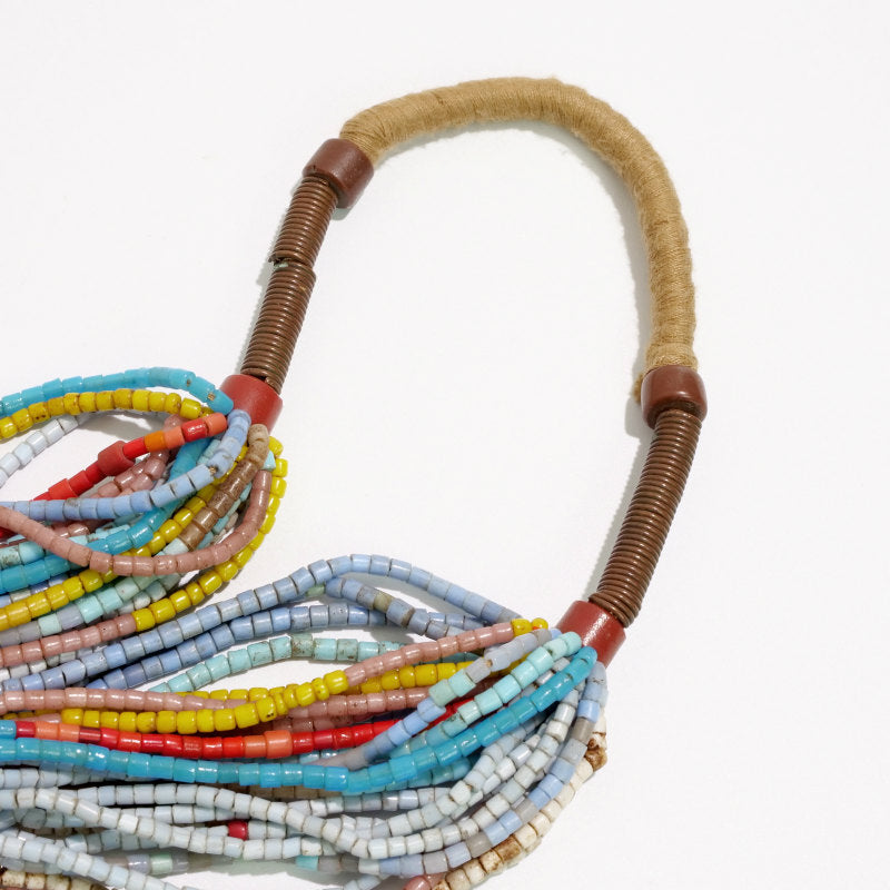 Collana a più fili con perline del Ghana
