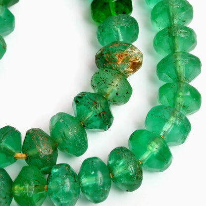 Bohemian Trade Beads Vaseline Beads Strand na may Uranium Glass