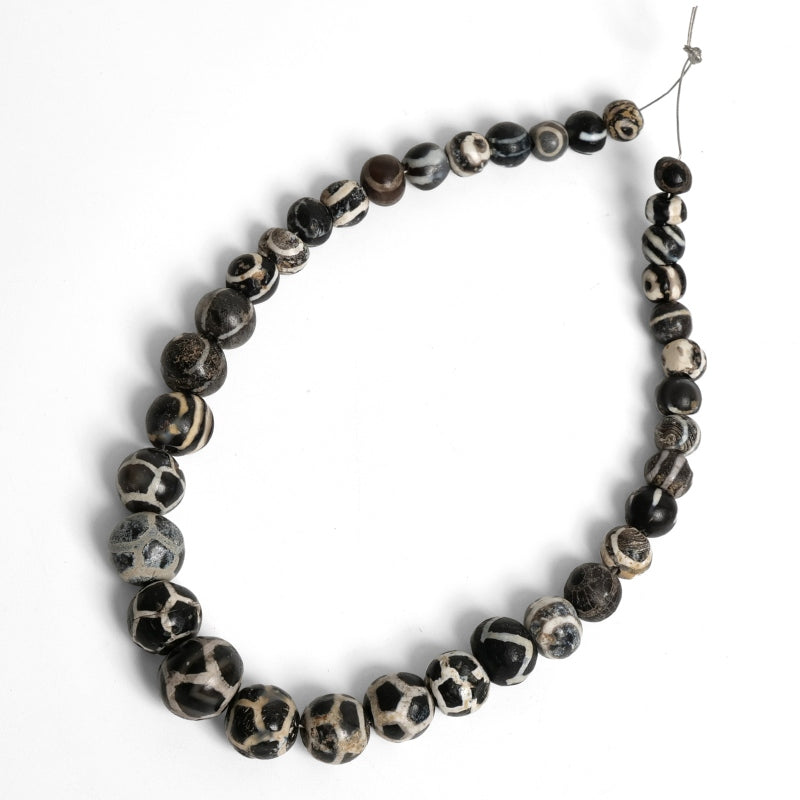 Phum Dzi Beads Strand