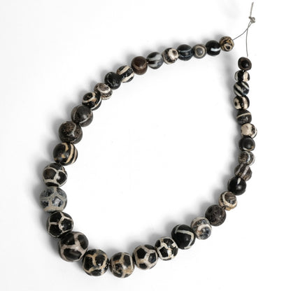 Phum Dzi Beads Strand