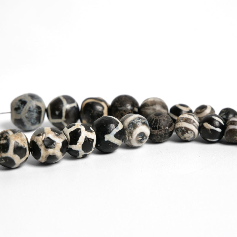 Phum Dzi Beads Strand