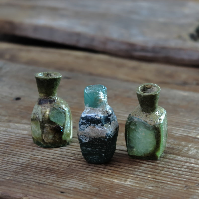 Ancienne Bouteille en Verre Mosaïque Romaine