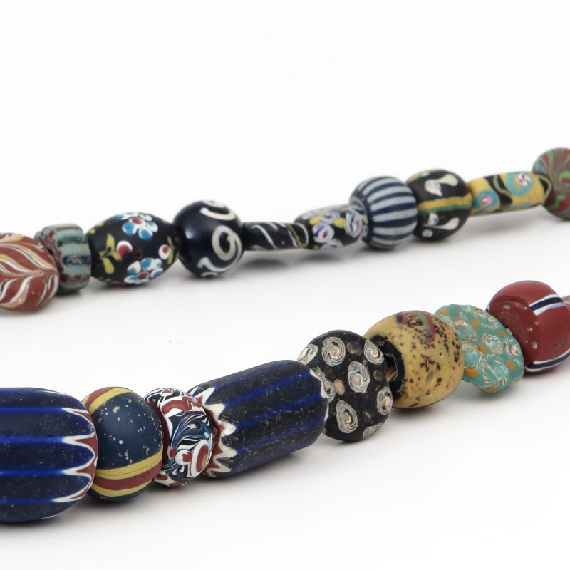 Antik na Halo ng Venetian Trade Beads