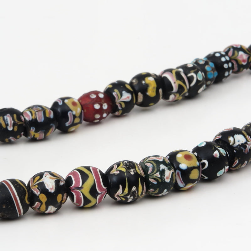Antik na Venetian Flower Bead Skunk Beads Mix Strand