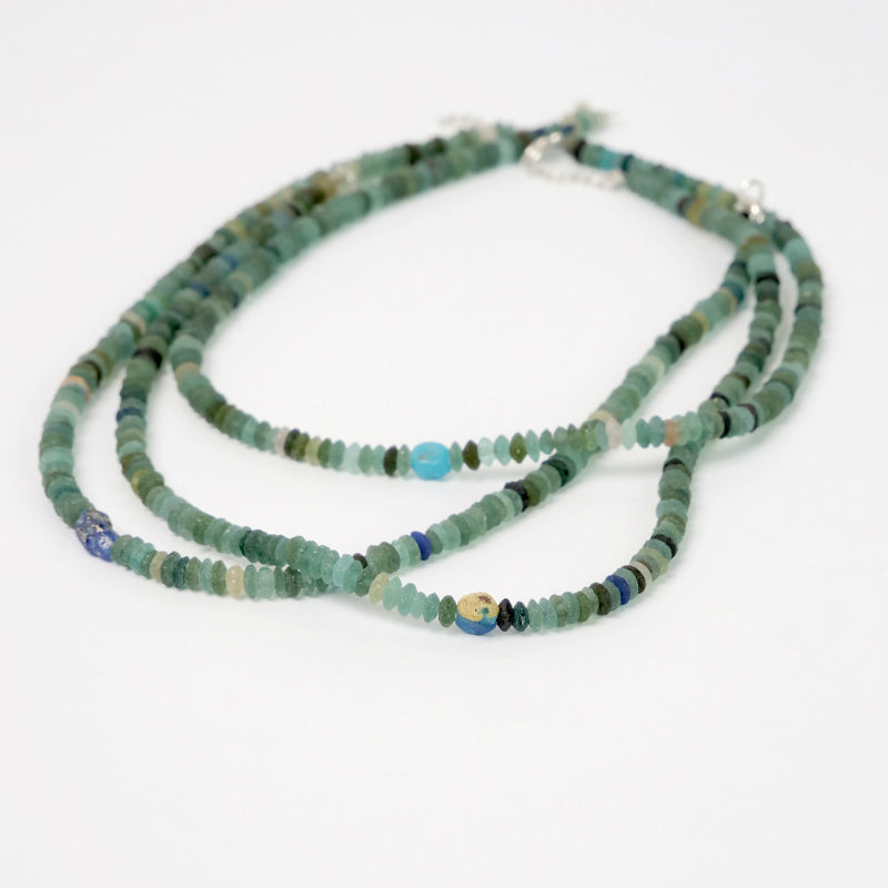 Halskette mit antiken römischen Glasperlen