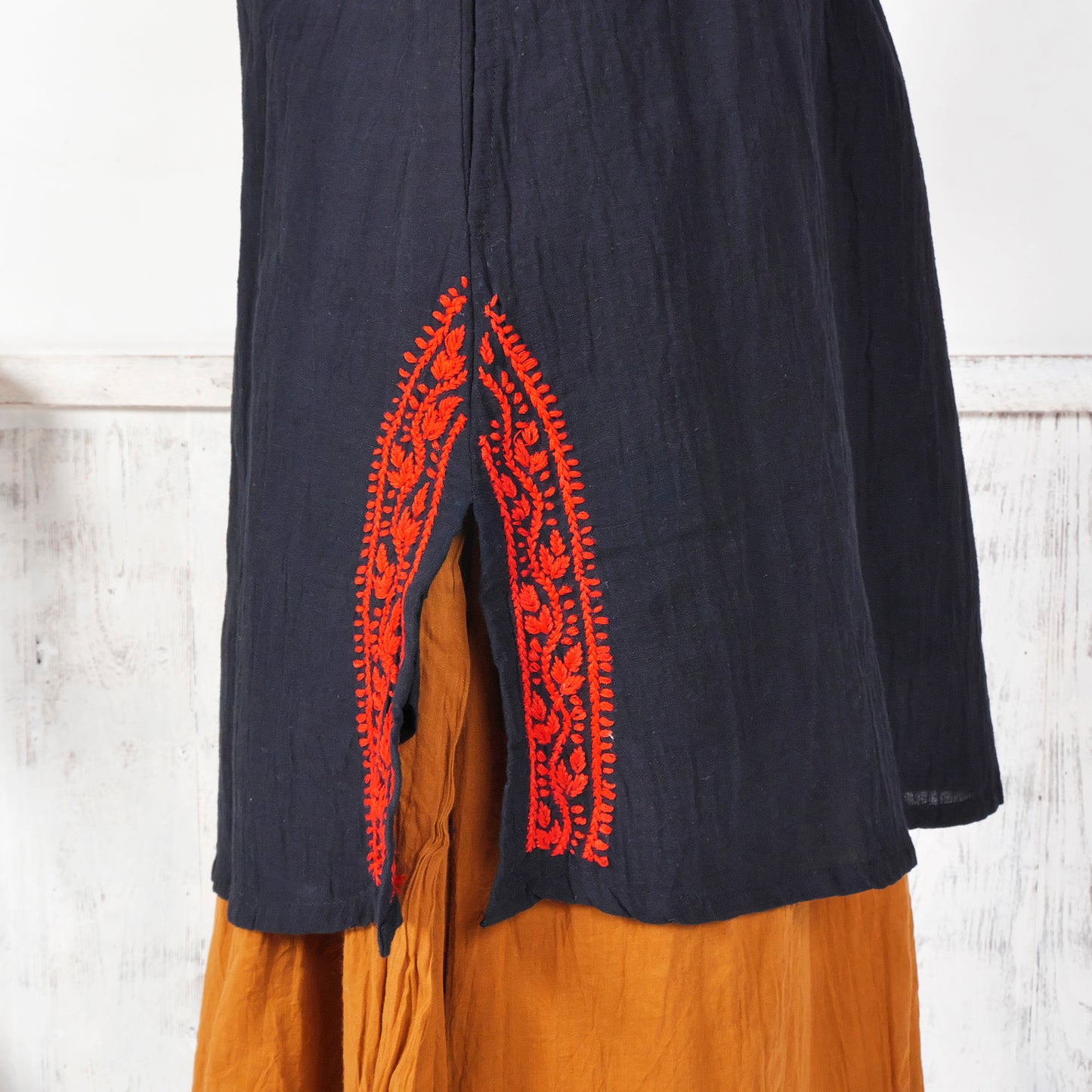 Áo không tay thêu Lucknow bằng vải cotton lanh