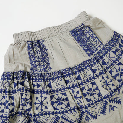 Falda gótica bordada de algodón