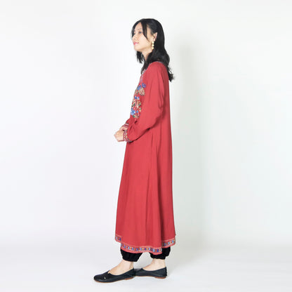 Платье с вышивкой Rayon Ari с вырезом в виде замочной скважины