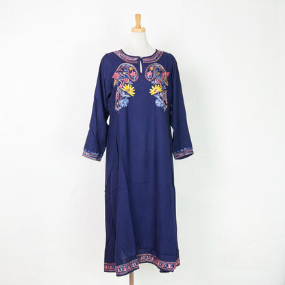 レーヨンアリ刺繍キーホールネックドレス