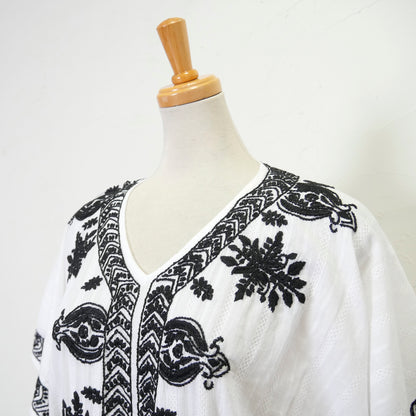 Poncho Dress na may Cotton Dobby Embroidery