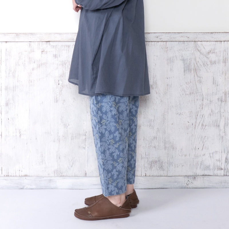 Leaf Embroidered Tapered Pants