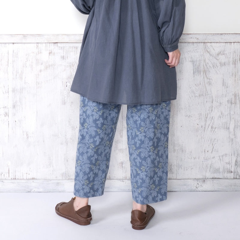 Leaf Embroidered Tapered Pants