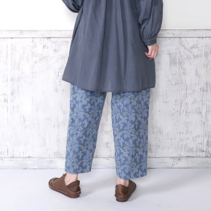 Leaf Embroidered Tapered Pants