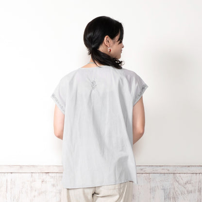 Cotton Lucknow Embroidery Sleeveless Blouse N