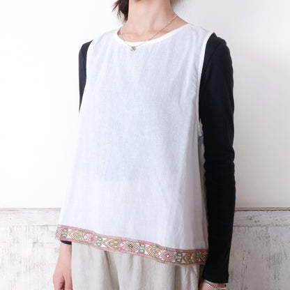 Embroidered Tape Pullover