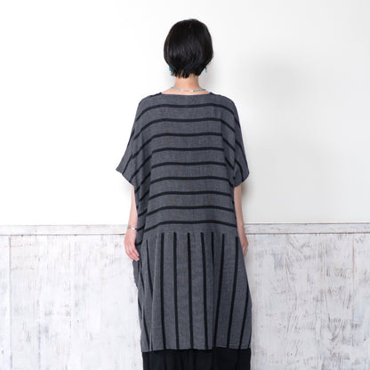 Striped Weave Front Short Blouse