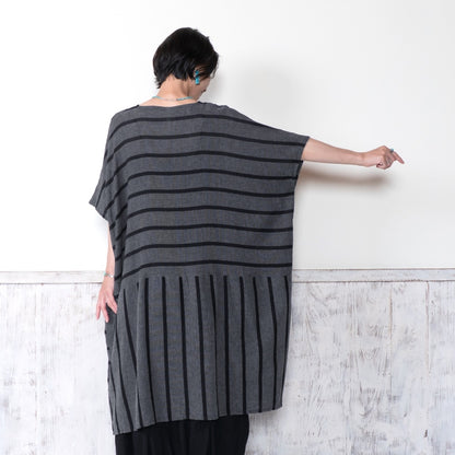 Striped Weave Front Short Blouse