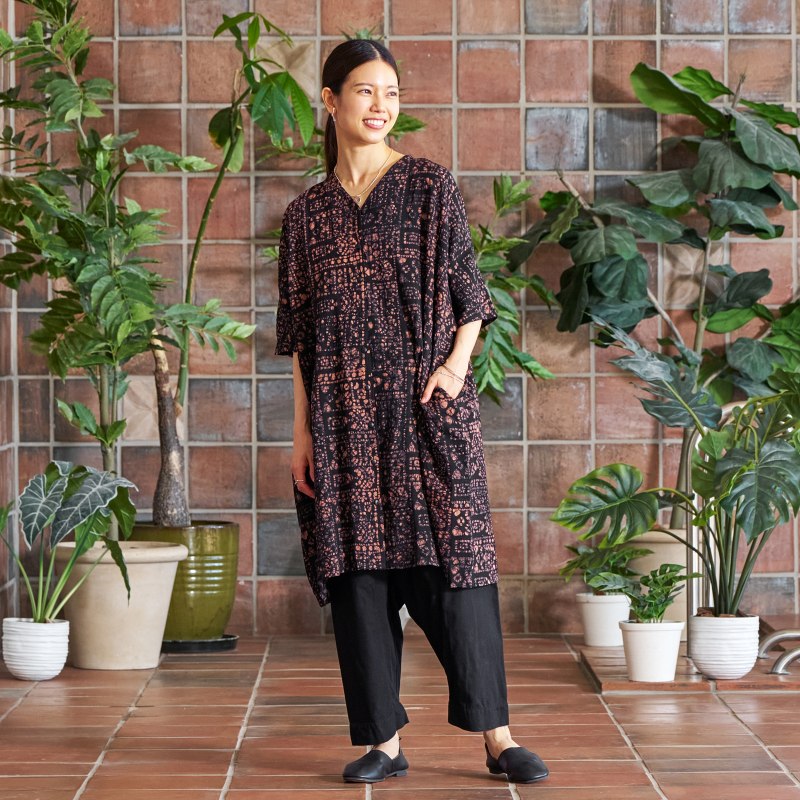 Embossed Geometric Pattern Blouse