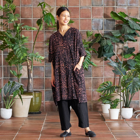 Embossed Geometric Pattern Blouse
