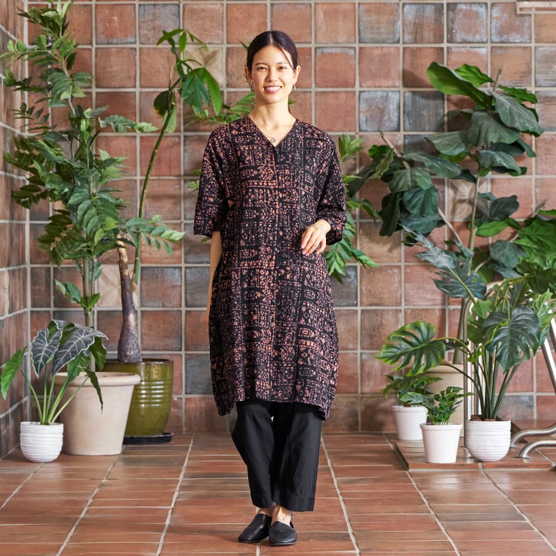 Embossed Geometric Pattern Blouse