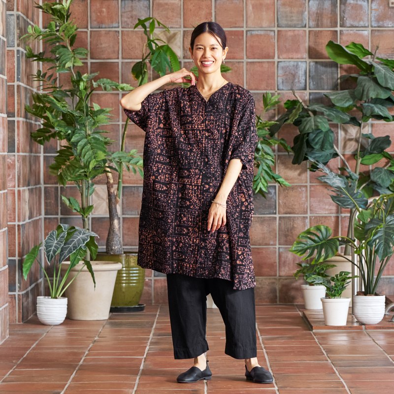 Embossed Geometric Pattern Blouse