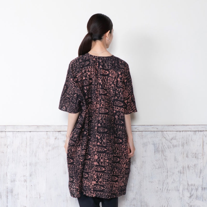 Embossed Geometric Pattern Blouse