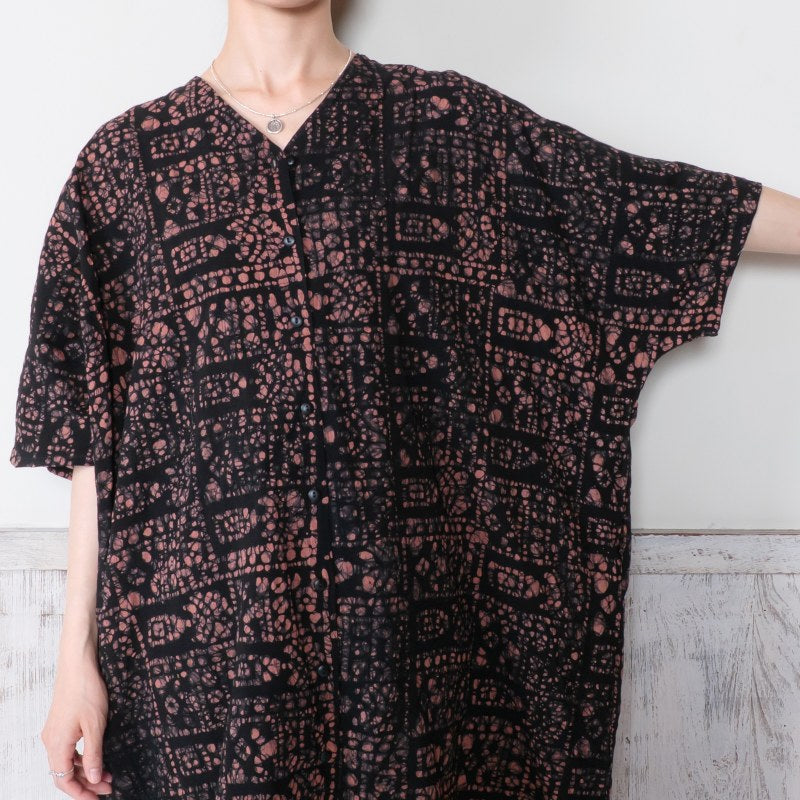 Embossed Geometric Pattern Blouse