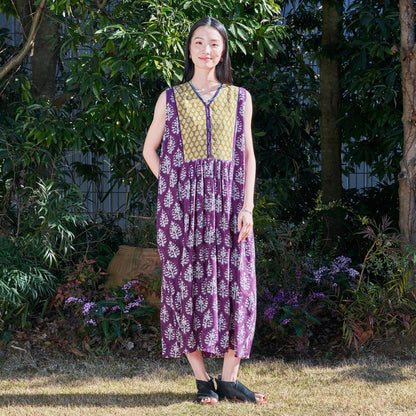 Bi-Color Flower Print Sleeveless Front-Open Dress