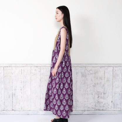 Bi-Color Flower Print Sleeveless Front-Open Dress