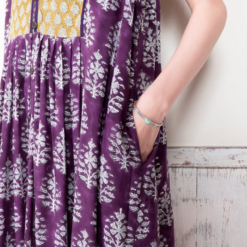 Bi-Color Flower Print Sleeveless Front-Open Dress
