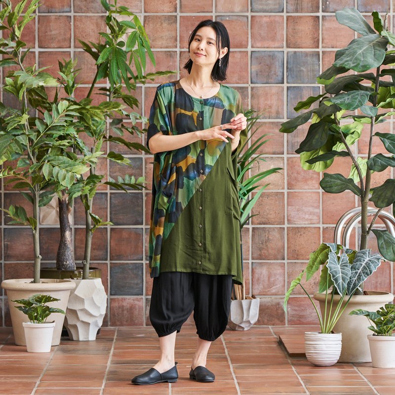 Hand-Painted x Solid Long Blouse
