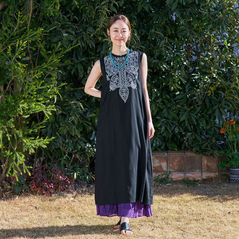 Zari Embroidery Sleeveless Dress