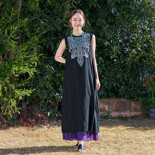 Zari Embroidery Sleeveless Dress