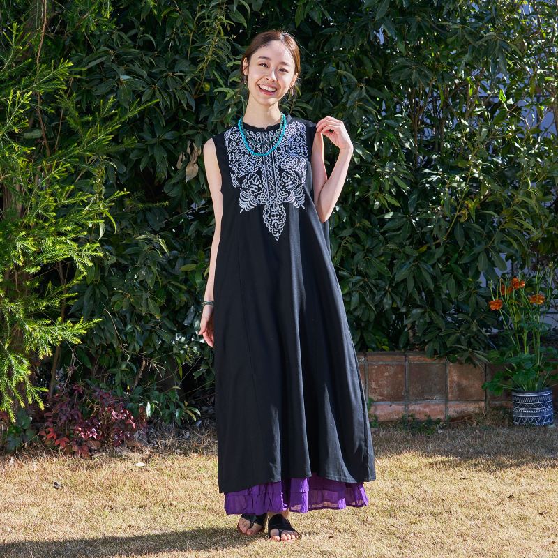 Zari Embroidery Sleeveless Dress