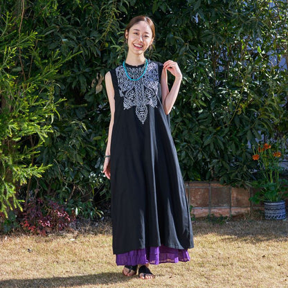 Zari Embroidery Sleeveless Dress