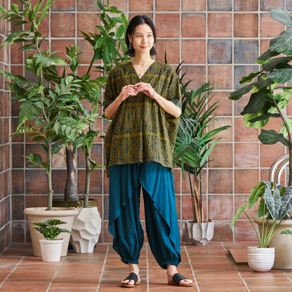 Block Print V-Neck Pullover