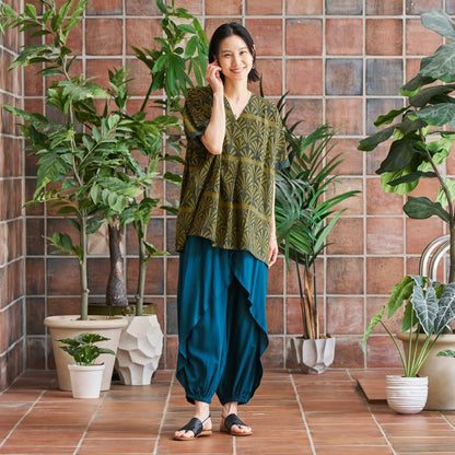 Block Print V-Neck Pullover