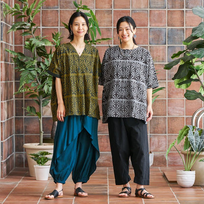 Block Print V-Neck Pullover