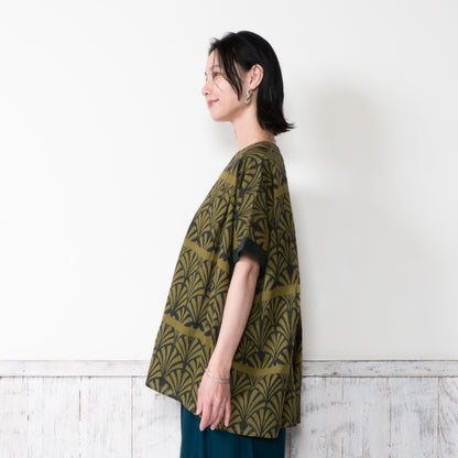 Block Print V-Neck Pullover