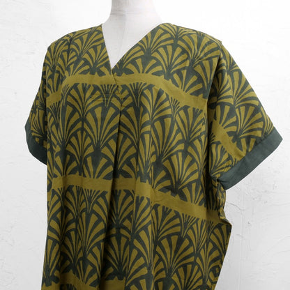 Block Print V-Neck Pullover