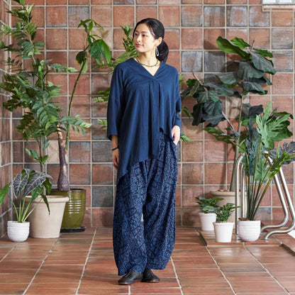 Emboss Geometric Pattern Pants