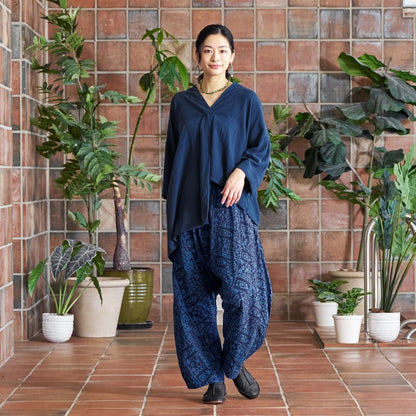 Emboss Geometric Pattern Pants
