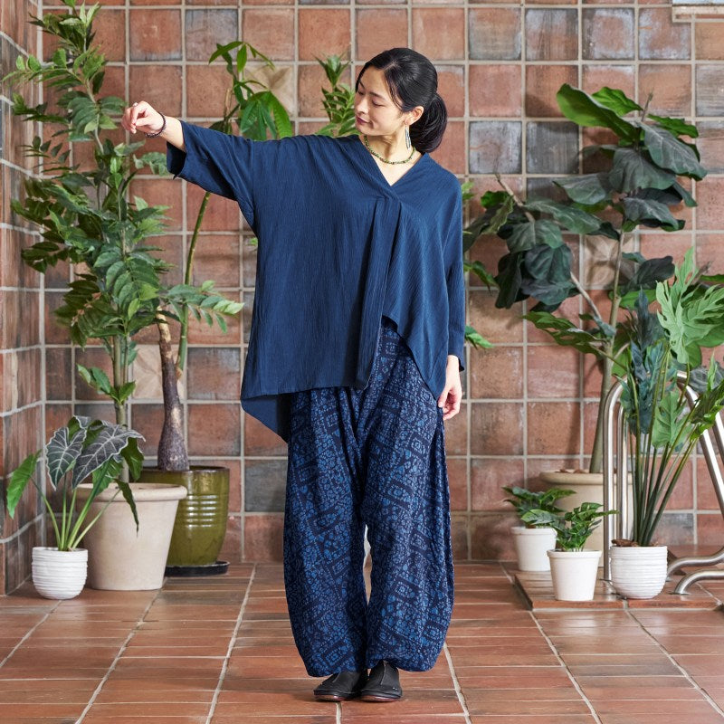 Emboss Geometric Pattern Pants