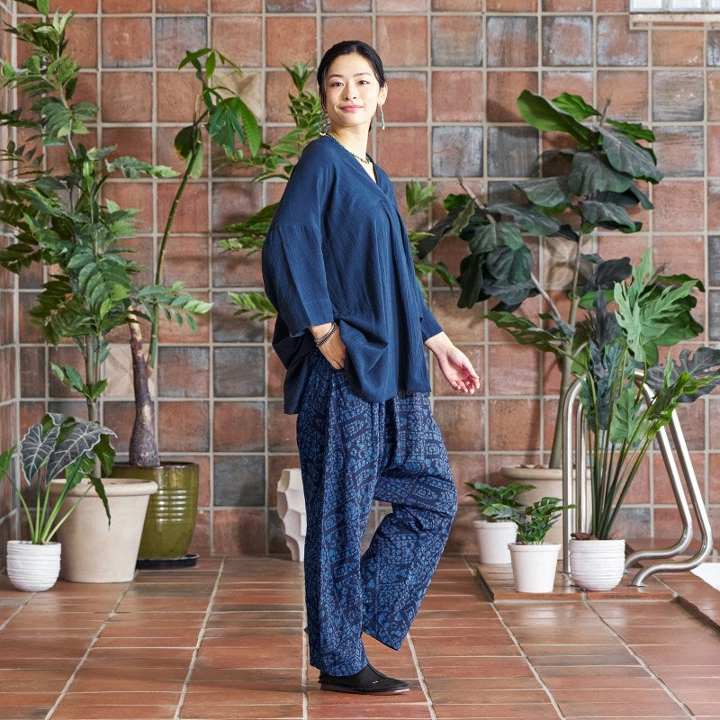 Emboss Geometric Pattern Pants