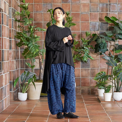 Emboss Geometric Pattern Pants