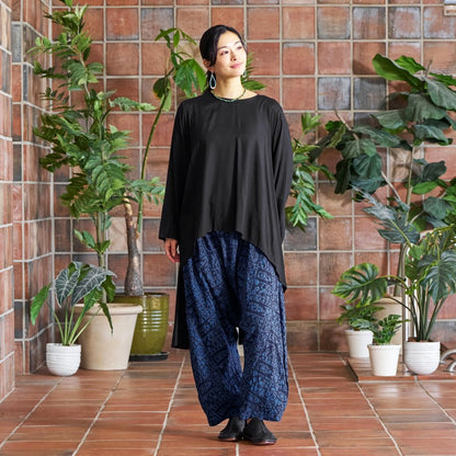 Emboss Geometric Pattern Pants
